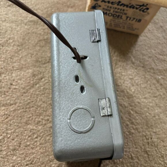 Intermatic Skipper Time Switch Model T171B - Picture 10 of 14